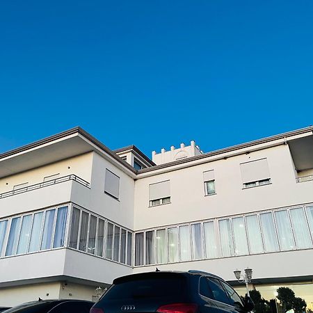 Kodra E Godenve Hotel Vile-Ballaj ภายนอก รูปภาพ