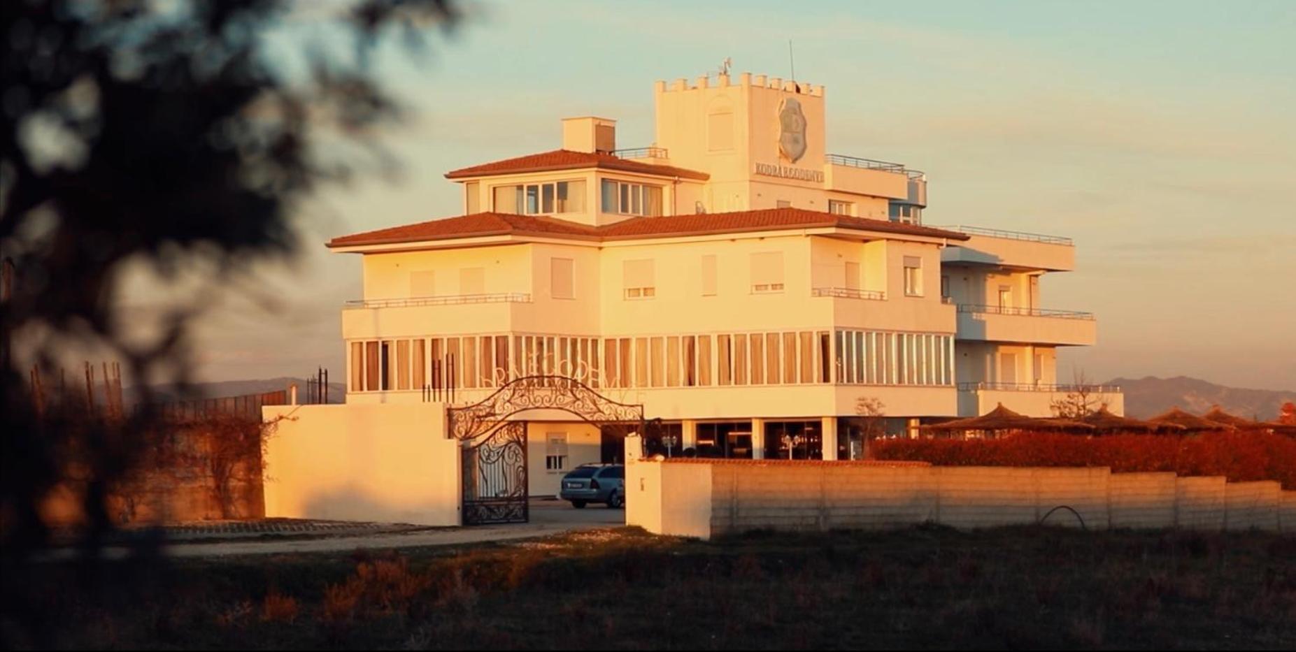 Kodra E Godenve Hotel Vile-Ballaj ภายนอก รูปภาพ