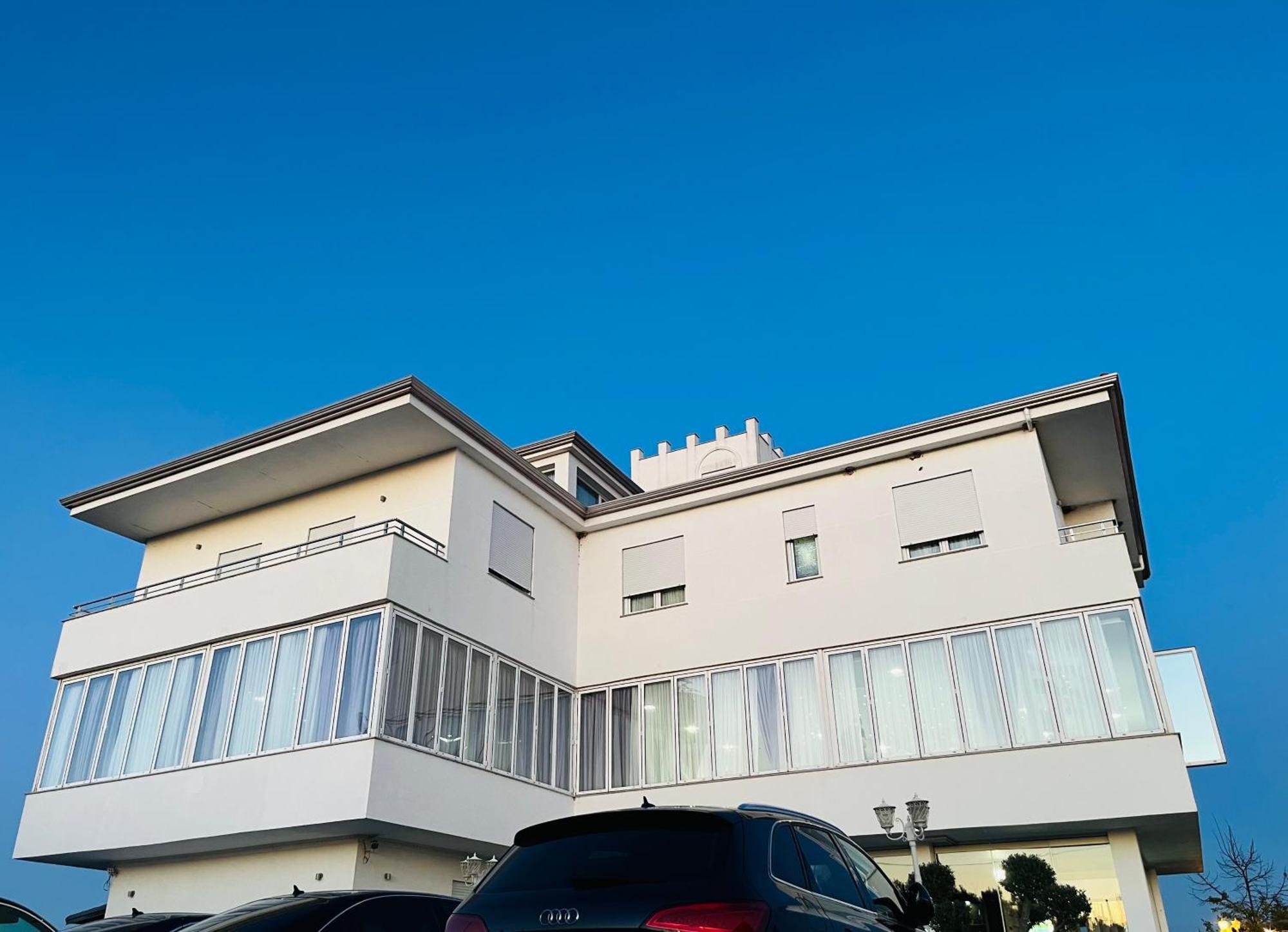 Kodra E Godenve Hotel Vile-Ballaj ภายนอก รูปภาพ