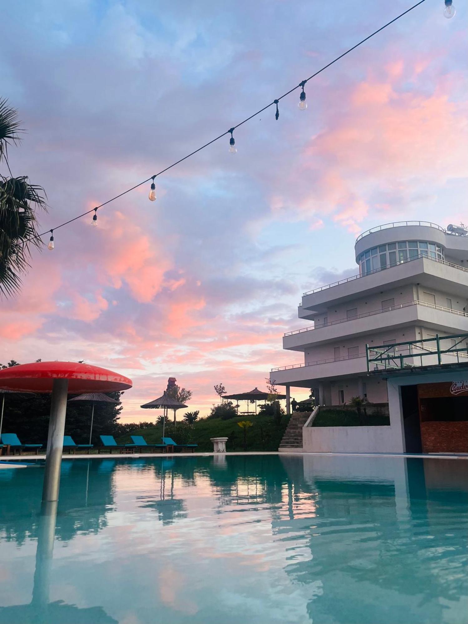 Kodra E Godenve Hotel Vile-Ballaj ภายนอก รูปภาพ